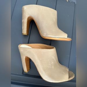 Maison Margiela open toe mules taupe size 37 heels